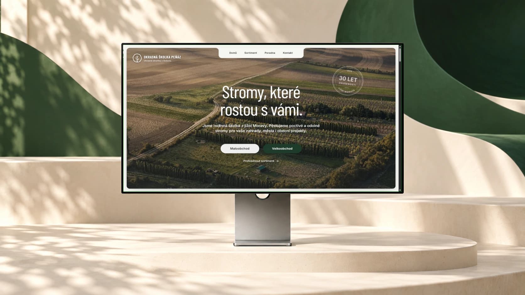 Okrasná školka Peňáz: web na monitoru