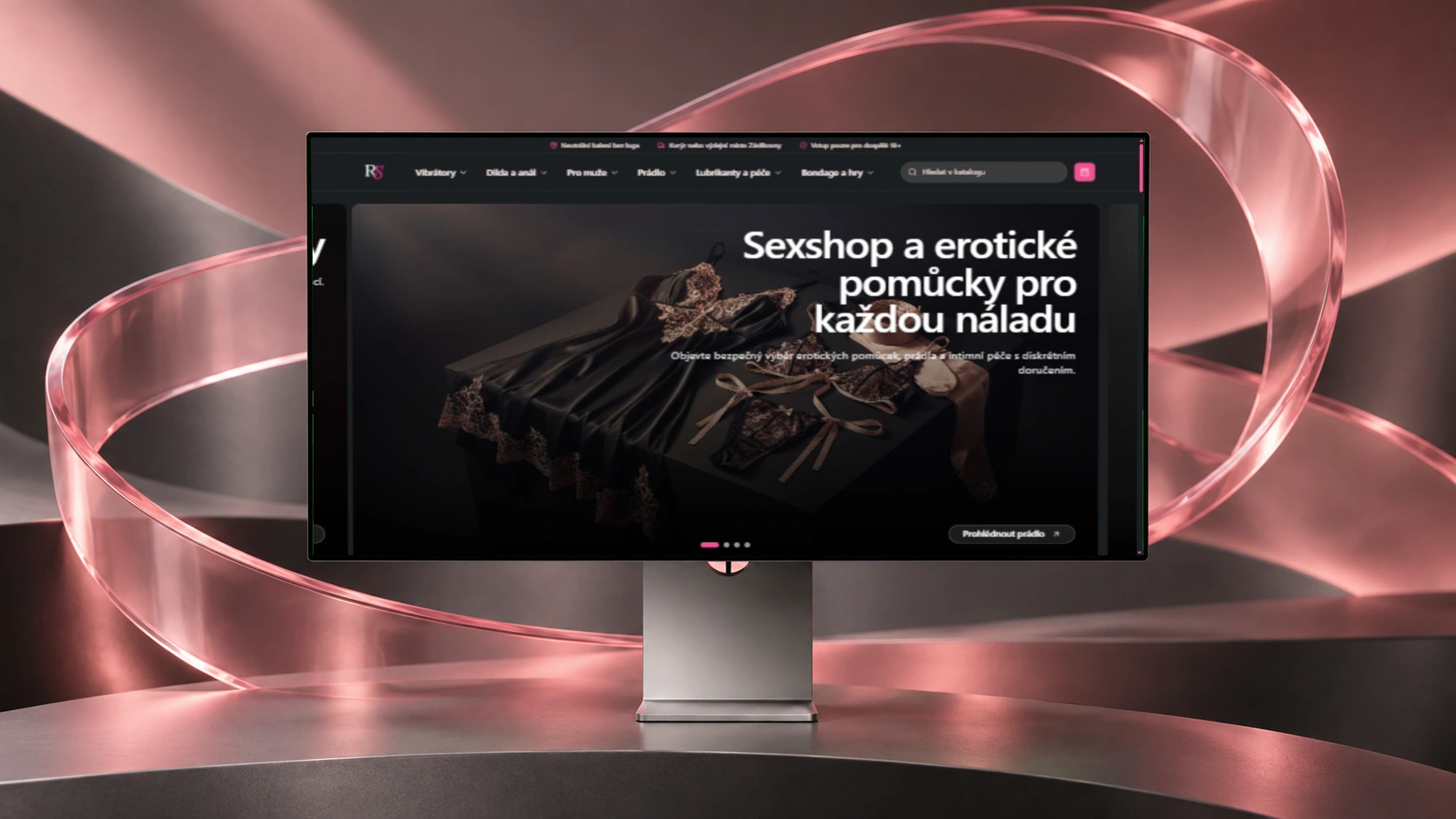 Růžový shop — web na monitoru