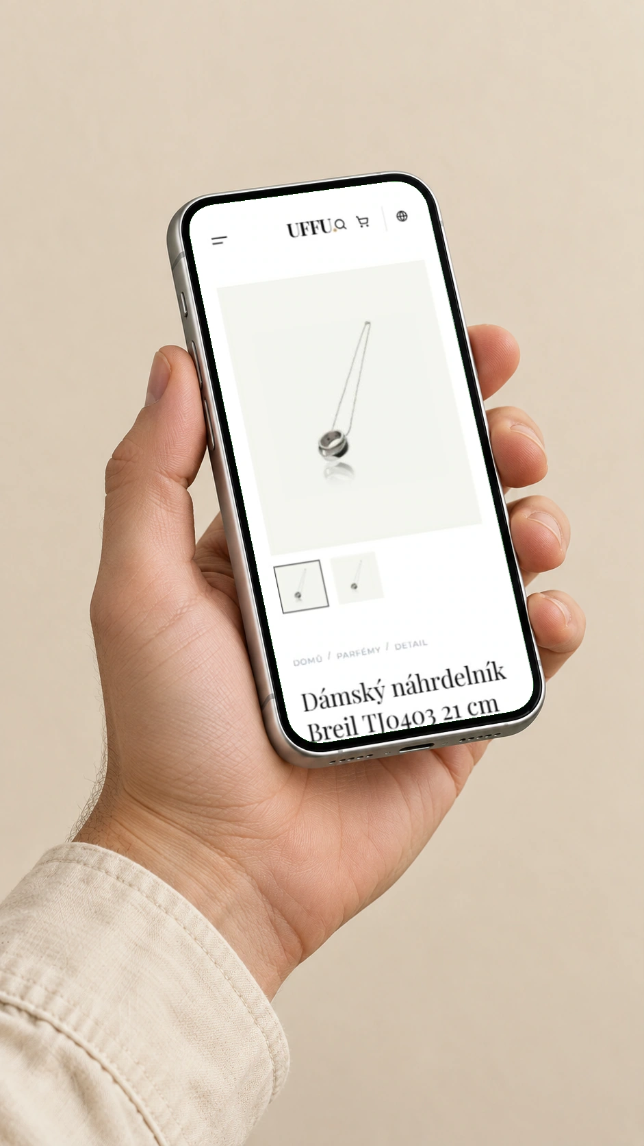 UFFU — detail na telefonu v ruce